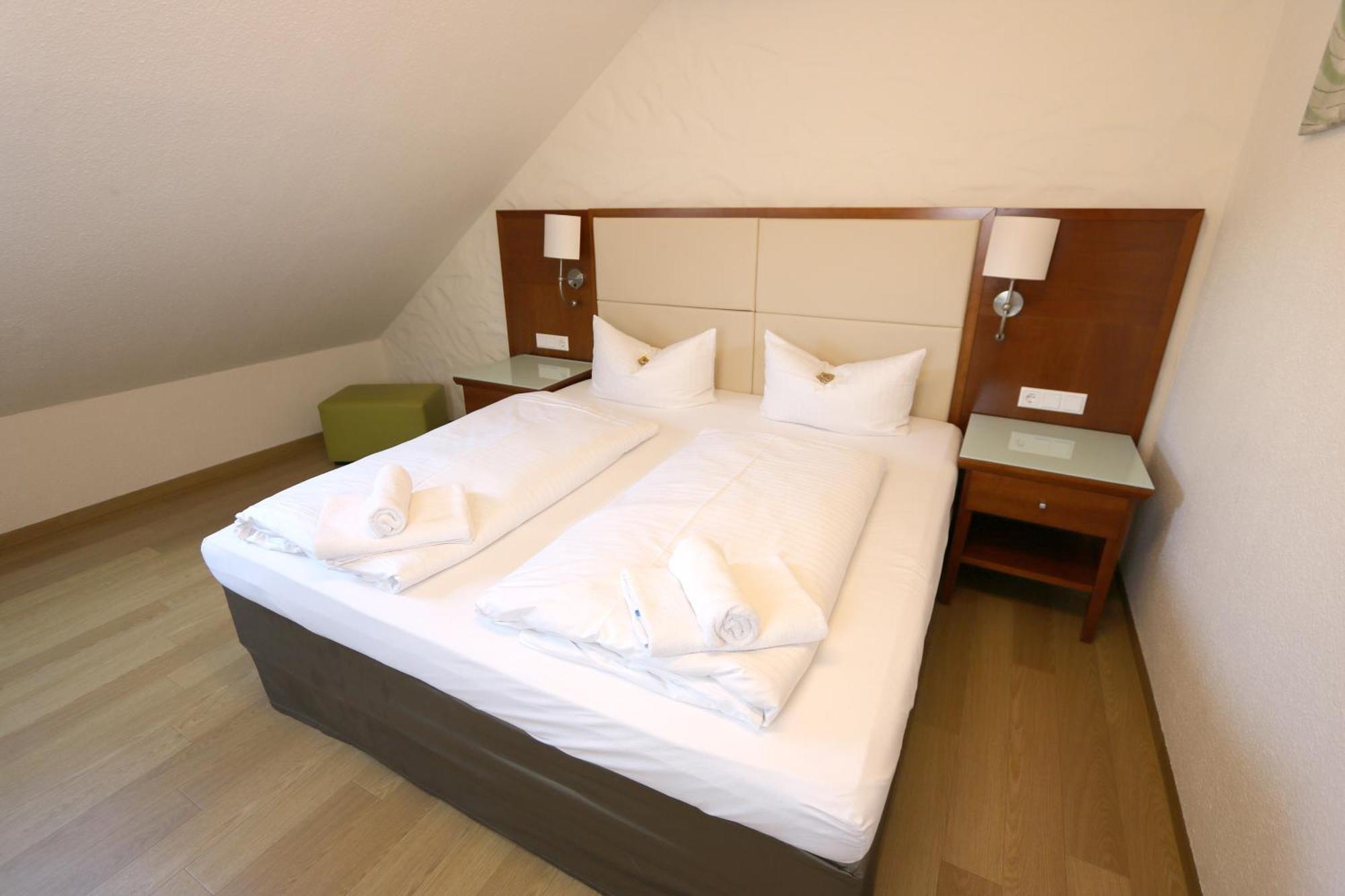 Hotel Avenue Altenfurt Nuremberga Exterior foto